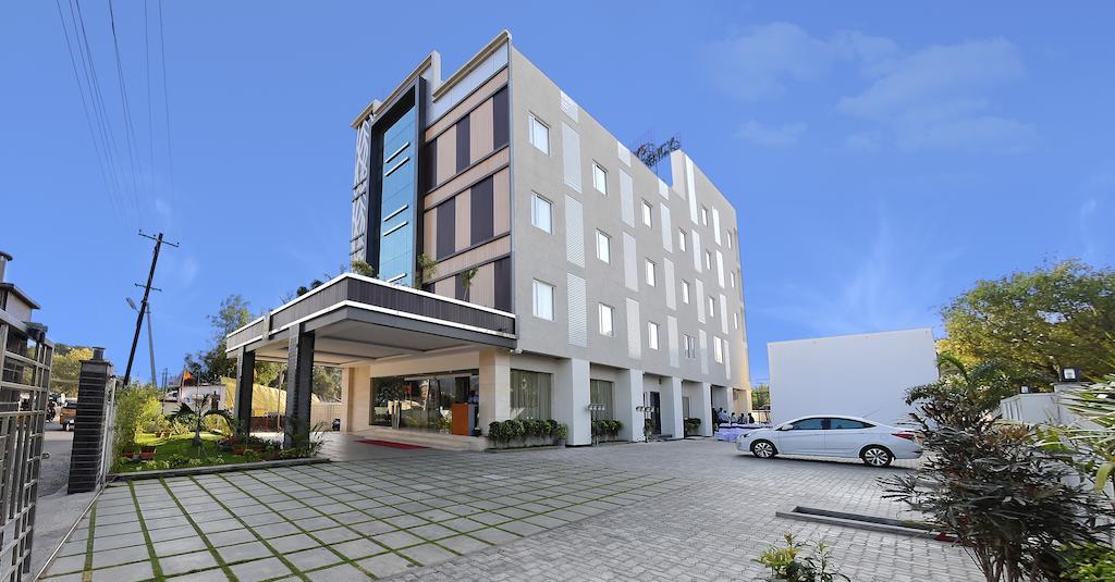 Poppys Anukula Residency Vellore Exterior photo