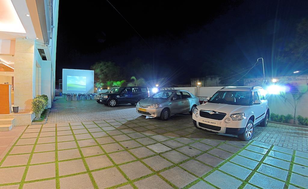 Poppys Anukula Residency Vellore Exterior photo
